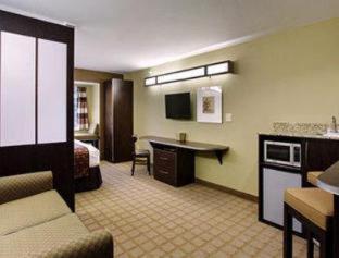 Microtel Inn & Suites By Wyndham Prairie Du Chien Rum bild