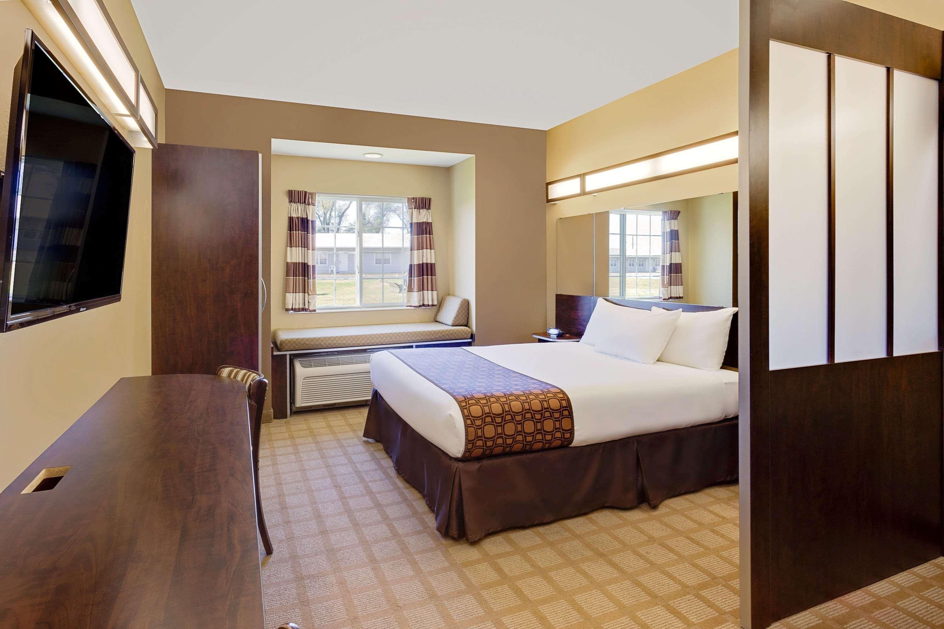 Microtel Inn & Suites By Wyndham Prairie Du Chien Exteriör bild
